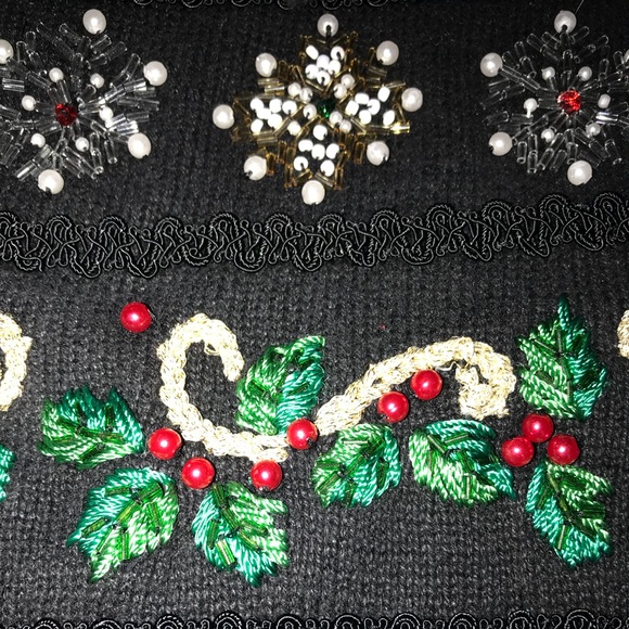 Holiday sweater - Picture 2 of 3